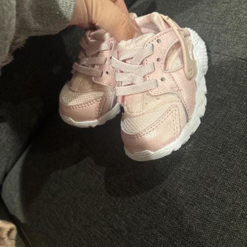 Nike pink baby sneakers size 3 #babyshoes #nike