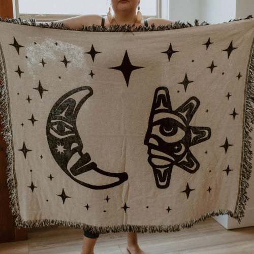 Hupał Throw Blanket