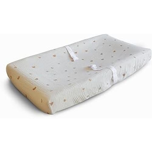 mushie Extra Soft Muslin Fitted Changing Pad Cover (Rainbows)