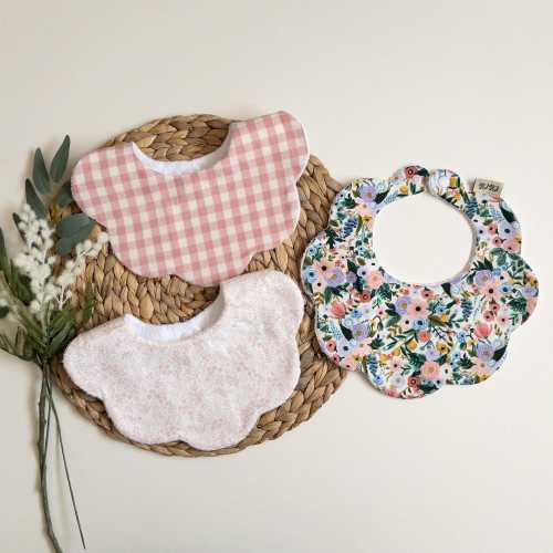 Personalised Scalloped baby dribble bibs Rifle Paper Fabric floral drool bib for newborn baby shower gifts with name embroidery gingham bib
