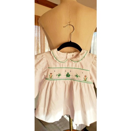 Super nice - PETIT AMI - Girls Dress -  White with frogs embroided - Size 4