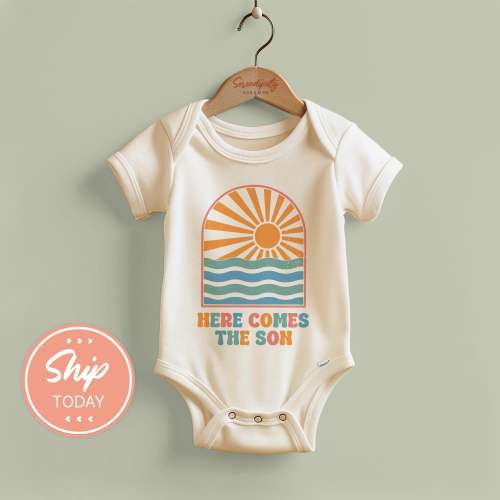 Summer Baby Bodysuit, Here Comes the Sun Baby Outfit, Infant Summer Clothes, Baby Shower Gift, Sunshine Bodysuit(KA-SUM1)