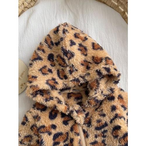 SHEIN Newborn Baby Girl Cute Solid Color Fluffy Heart Pattern Hooded Thick Jacket Coat, Autumn/Winter Leopard Print Baby Jacket Vintage Winter Baby Clothes Warm Baby Clothes Fall Baby Clothes Baby Bear Jacket | SHEIN USA