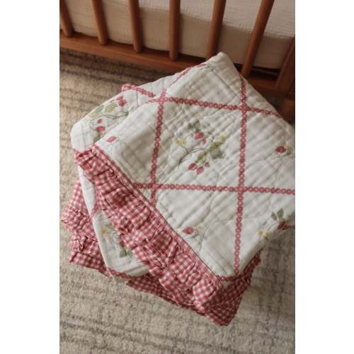 Ruby Strawberry Ruffle Quilt 6 Layer Gauze Blanket
