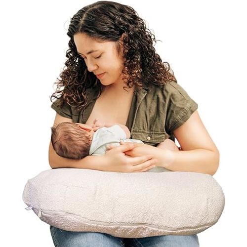 Boppy Almohada de lactancia – Botella ergonómica y almohada de lactancia materna con cojín alto, firme y grande, repelente al agua con funda lavable; Baby Safety Alliance verificado – Oatmeal Boucle