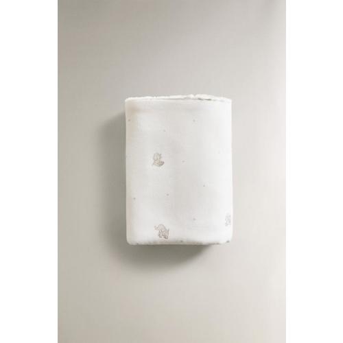 BATH TOWEL WITH ELEPHANT DESIGN