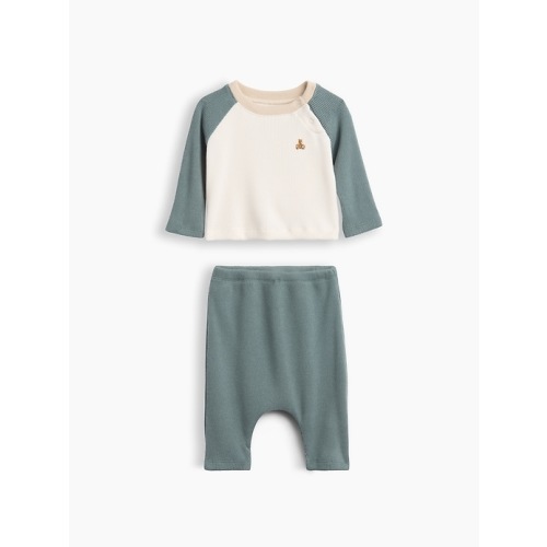 Baby Softspun Waffle Raglan Outfit Set