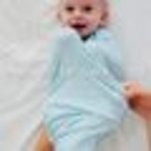 Cocoon swaddle