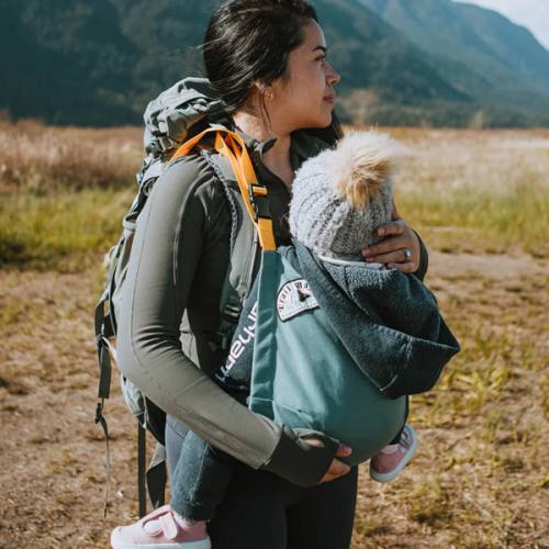 Trail Magik Kid Carrier in Marisol (sea blue/gold)