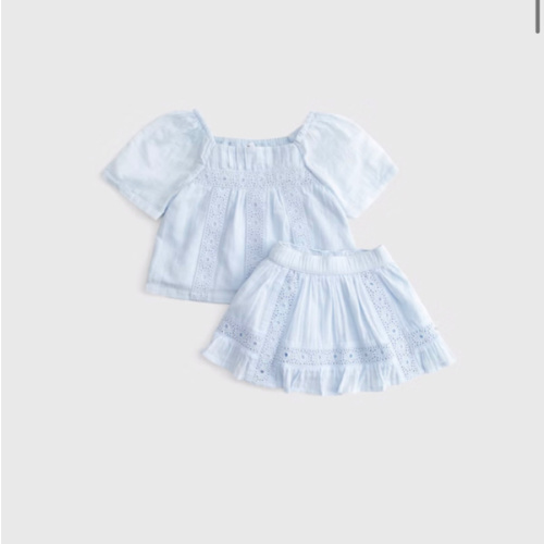 baby pleated lace-trim top and skort set