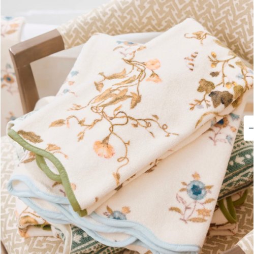 Leah O'Connell x Weezie Floral Scallop hand towel