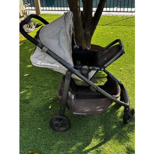 Uppababy Cruz Stroller (Charcoal and Silver) USED