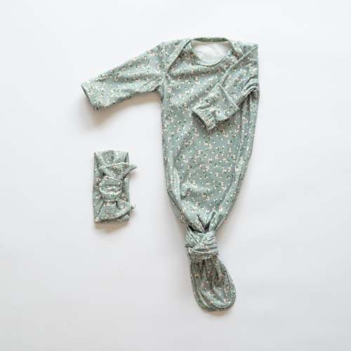 Sleeper and Bow in Sweet Pea