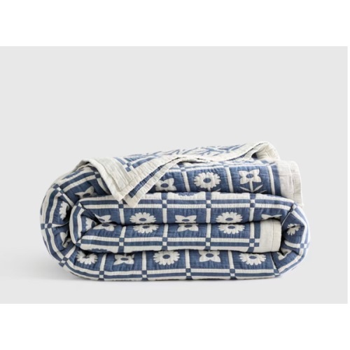 Organic Cotton Jacquard Floral Quilt in Glacier Blue