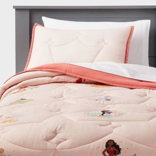 Full/Queen Princess Characters Kids' Quilt - The Disney Collection by Pillowfort™