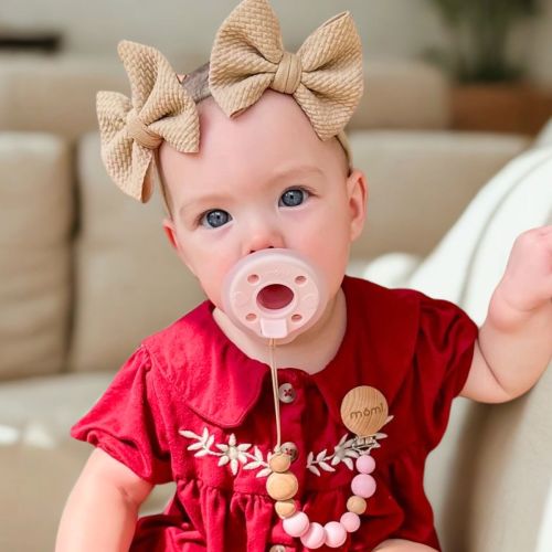 mōmi babypace pacifier set