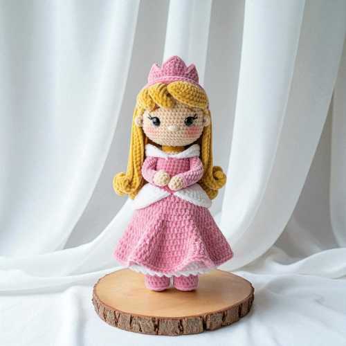 Handmade Crochet Princess Doll, Amigurumi Aurora-Inspired Plushie, Custom Sleeping Beauty Toy, Easy Crochet Gift, Personalized Fairy Doll