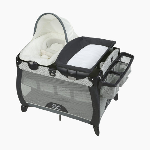 Graco Pack 'n Play Playard Quick Connect Portable Napper Deluxe - Mckinley