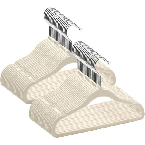 GoodtoU Kids Velvet Hangers, 50 Pack, 11.8 in Non-Slip Baby & Toddler Clothes Hangers, Baby Felt Hangers with Notches & 360° Swivel Hooks for Space-Saving, Beige