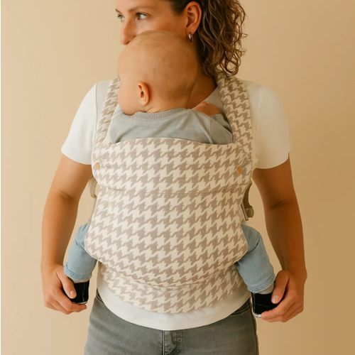 The Mama Carrier - Sand Houndstooth Beige