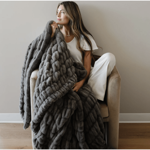 DOUBLE RUCHED FAUX FUR XL THROW BLANKETS