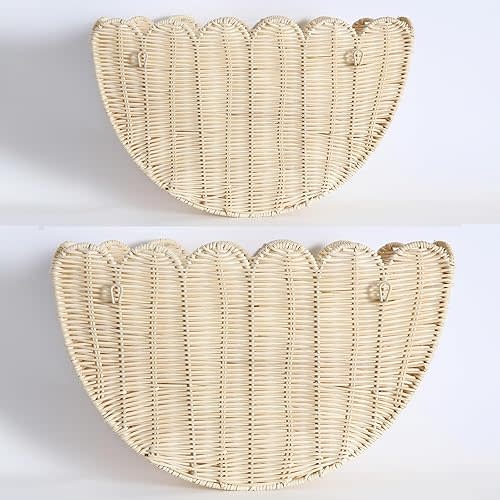 Scalloped Hanging Wicker Baskets for Wall, Scalloped Home Decor, Hanging Woven Rattan Wall Basket for Flowers Front Door Bathroom Storage (1 Set S+M)