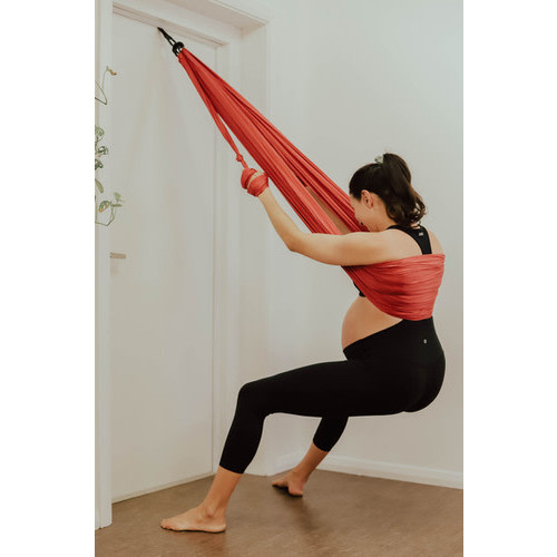 Upright birth positioning sling