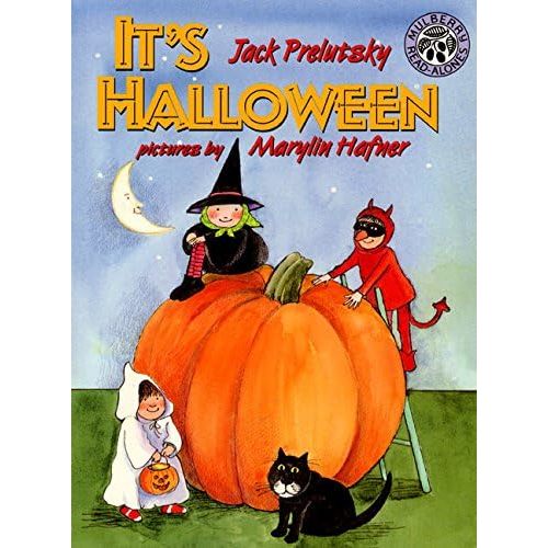 It's Halloween Paperback – September 20, 1996
