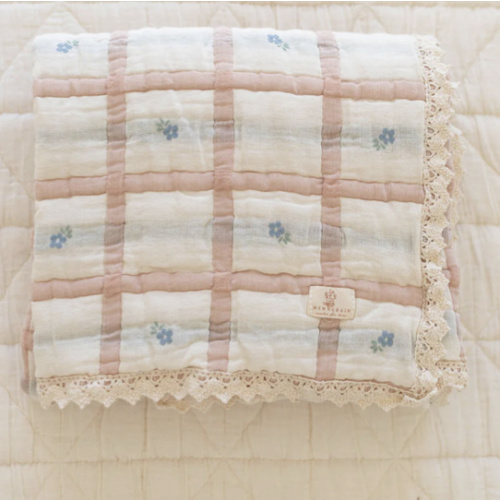 meadow quilt - petal