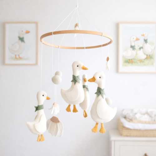 Goose baby nursery mobile - Baby mobile goose- Baby mobile neutral - Goose baby shower -Baby crib - felt gosse