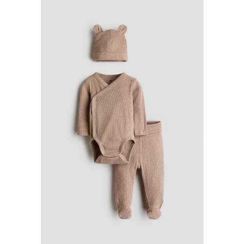 3-piece cotton jersey set
Colour:Beige
Size: 2-4M