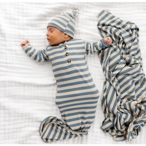 Lincoln Ribbed Newborn Hat Bundle (Gown)