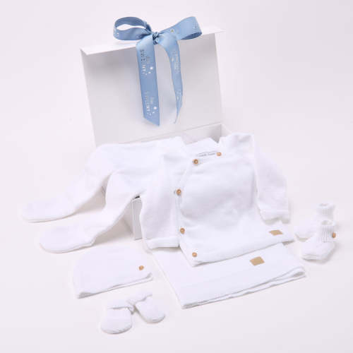 PETIT SWEENY Gift Box | Baby White Organic Cotton Knit Set (6)