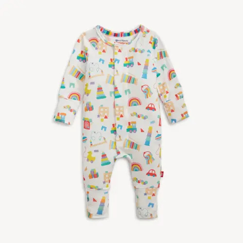 Magnetic Convertible Coverall

Color: Play All Day