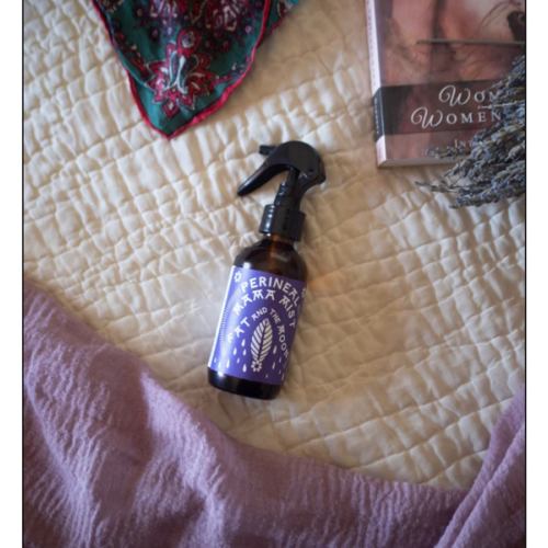 Perineal Mama Mist – Fat and the Moon