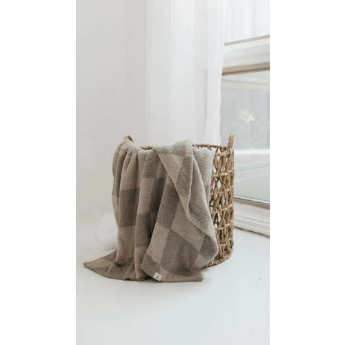 Wavy Checkerboard | Plush Blanket