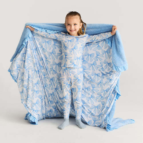 Bows Blue Double-sided Plush Swaddle | Edda
