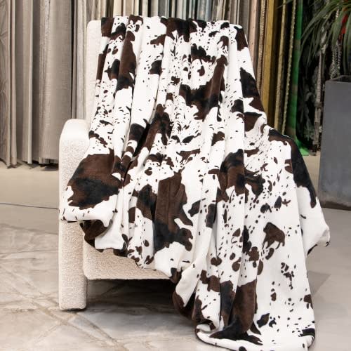 Cow Print Blanket Ultra Soft Plush Fleece Throw, Cozy Warm Farmhouse Decor, Lightweight Brown & White Fuzzy Blanket for All Seasons, Birthday Gifts for Teenage Girls Boys Women 50x60 Inch
