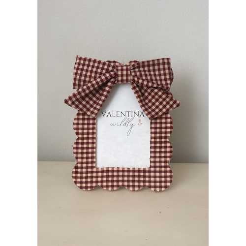 Gingham Fabric Picture Frame 4x6: Scalloped Wood Frame with Bow, Country Cottage Decor