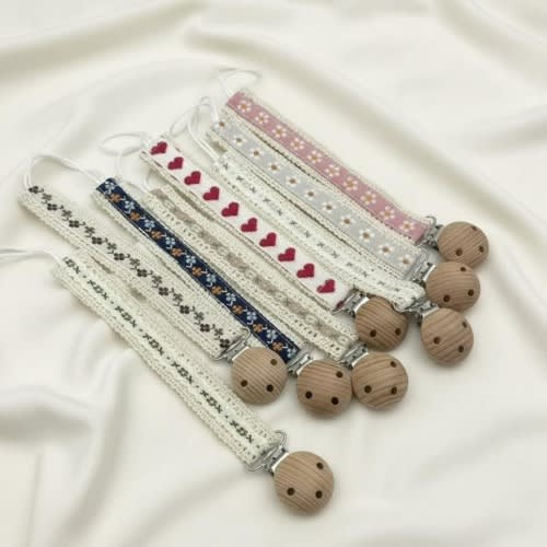 Floral Muslin Pacifier Clip with Wooden Holder – Lightweight Baby Accessory