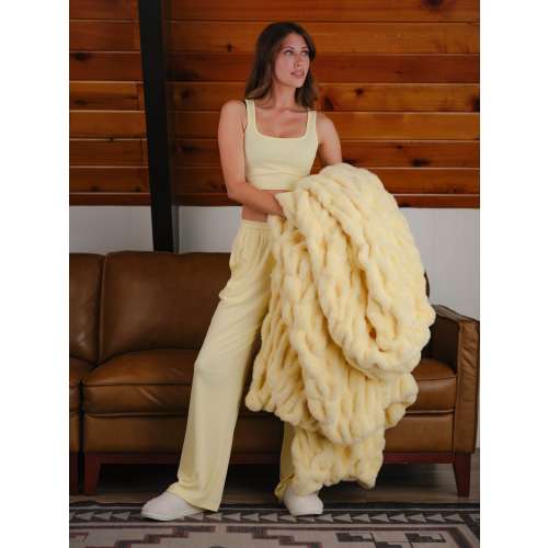 Dreamer Blanket | Super Soft, Cozy Oversized Blanket | Comfrt
