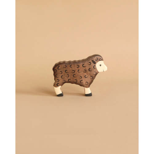 Holztiger Brown Sheep, Standing