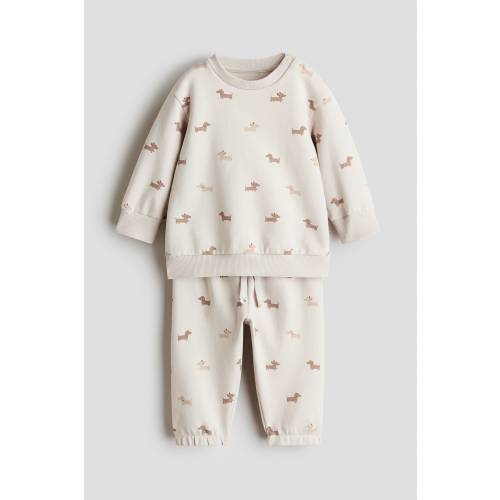 2-PIECE SWEATSHIRT AND JOGGERS SET