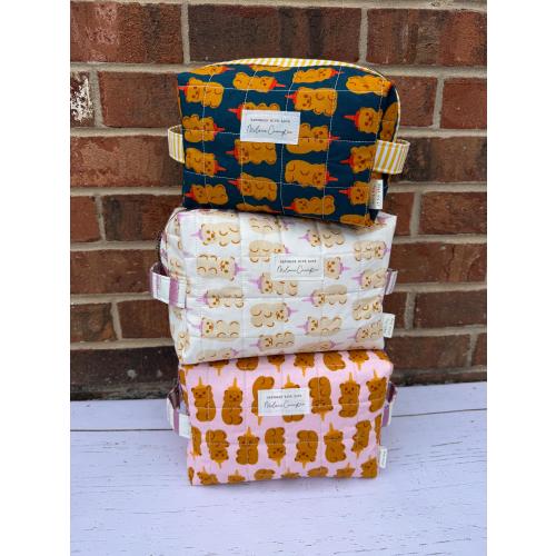 Quilted Boxy Zipper Bag - Honey Bears