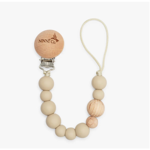 Ninni Co. Toffee Brown Pacifier Clip