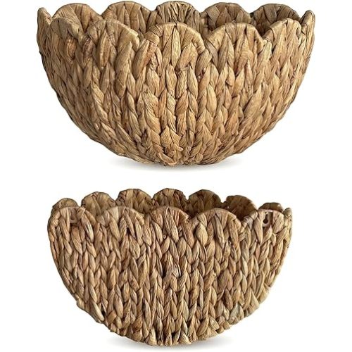 Set of 2 Woven Wall Baskets with Scalloped Edge - Large and Small Wall Hanging Baskets for Storage, Natural Wicker Wall Basket Decor for Bathroom, Kitchen and Home Organization