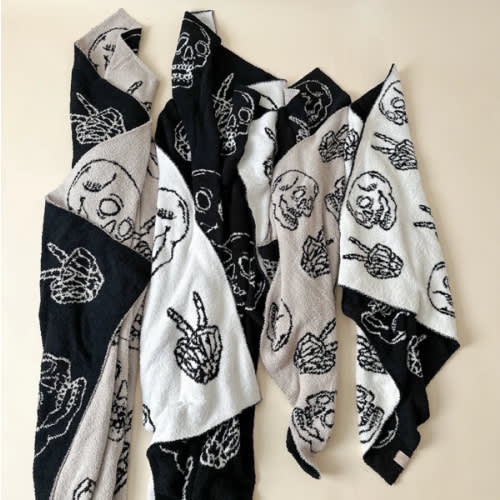 Skull & Peace Signs | Plush Blanket
