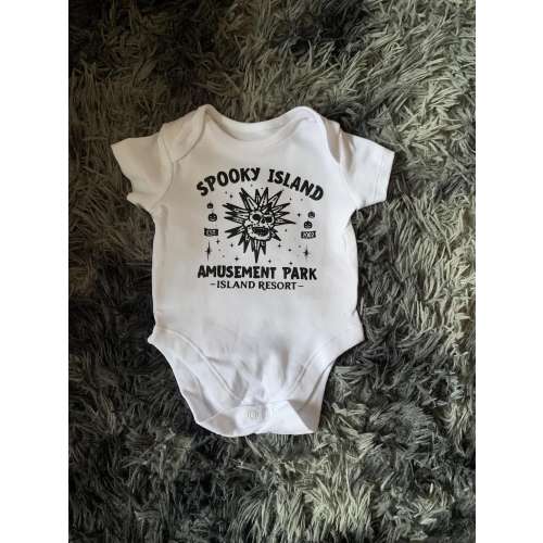Skull style baby onesie, alternative baby clothes, spooky baby, goth style, goth baby shower, goth baby gift, baby goth, skull baby clothes