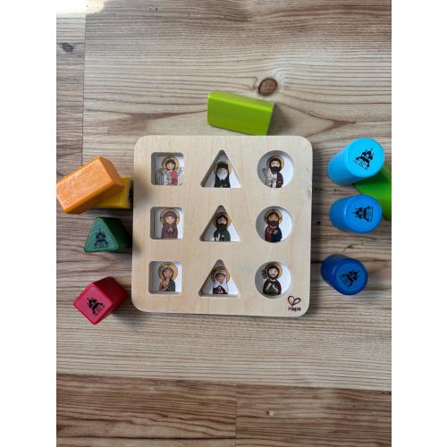 Icon Friends Wooden Shape Sorting Puzzle (Hape Brand)