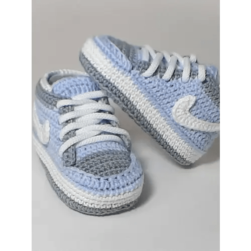 Crochet baby booties grey/blue, fashionable baby shoes, gift for baby boy or girl, coworker baby gift
